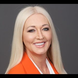 Meet your Posher, Anne